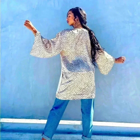 Power to the flower cheetah print Kimono - Picture 2 of 5